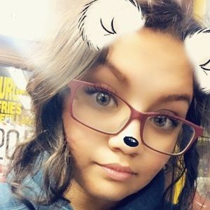 Meet your Posher, Addy